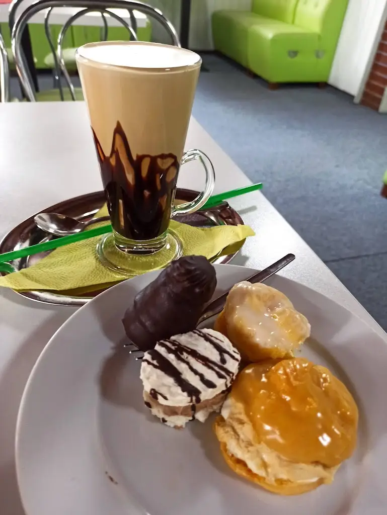 Patisserie at the Bell, Ltd._Frenštát pod Radhoštěm_slider_image_3