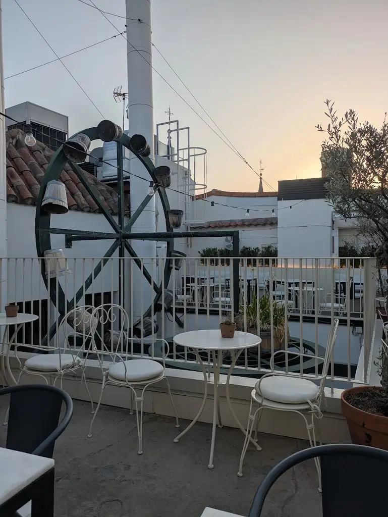 Ethan Thyssen_The Hat Madrid_Hať_review