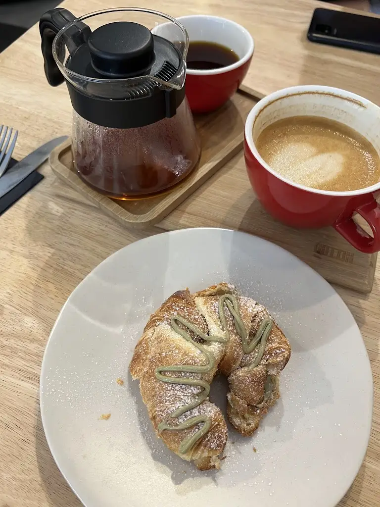 Aleksandra Leinikh_HAT COFFEE - Speciality Coffee_Hať_review