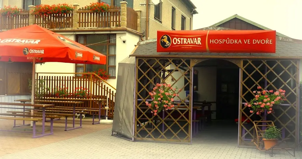 Hospůdka ve Dvoře ristorante a Hněvošice