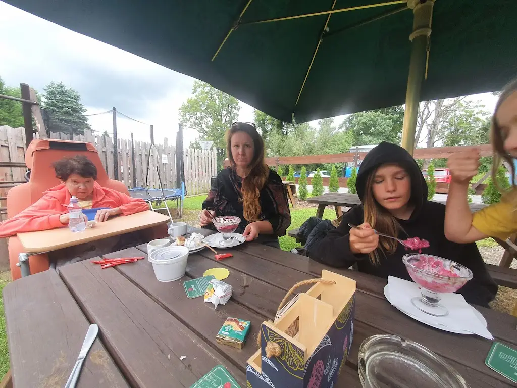 Petr S_Hostinec U Zajíce_Hnojník_review