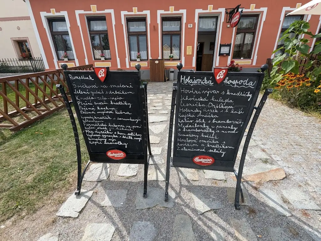 Michal Valent_Holašovická Hospoda_Holasovice_recensione