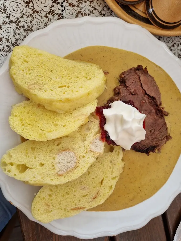 Jana Coker_Holašovická Hospoda_Holasovice_recensione