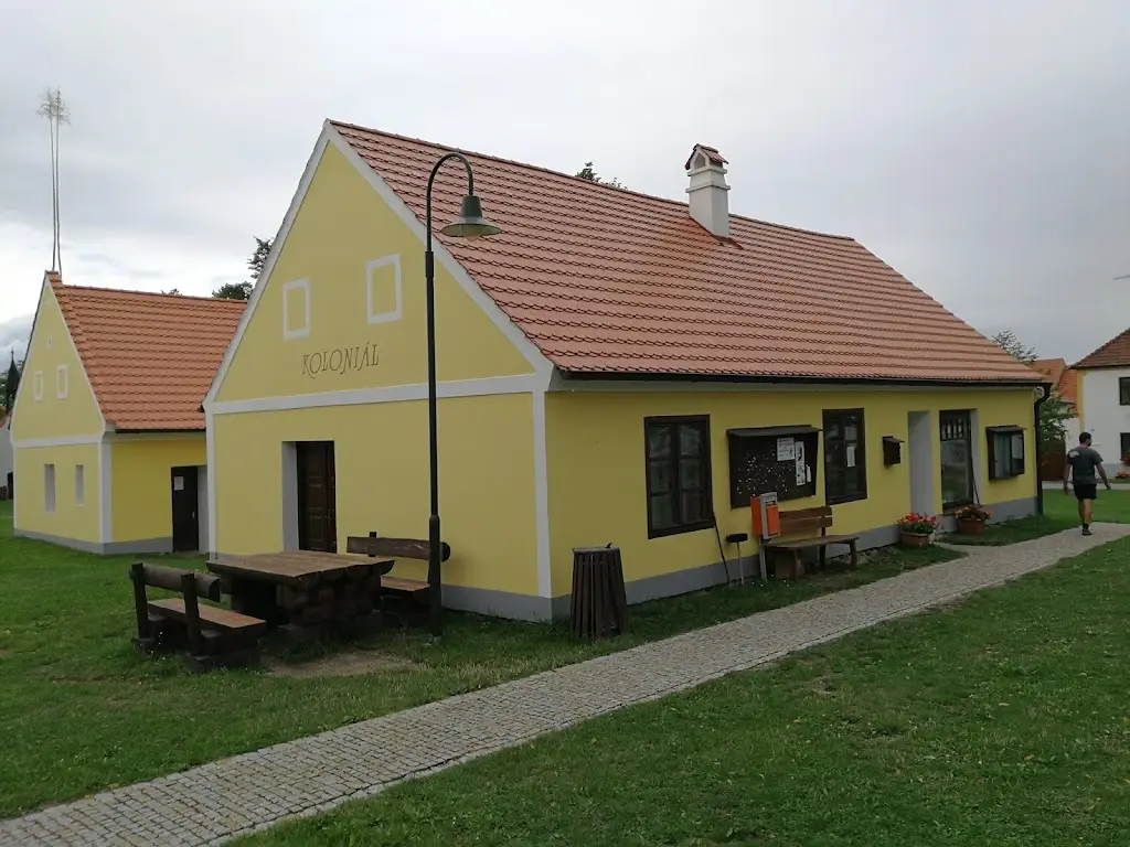 Ivan Knézel_Koloniál Holašovice_Holasovice_review