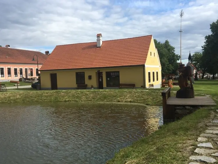 Koloniál Holašovice ristorante a Holasovice