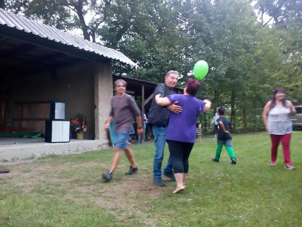 Areál Mladých, Luhy ristorante a Horní Benešov