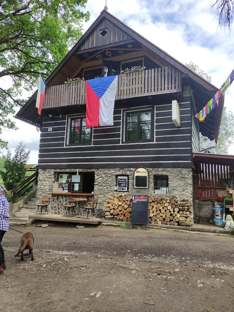 Anjali Phalke_Jez u Šilhavé Chobotnice_Kamenný Újezd_recensione