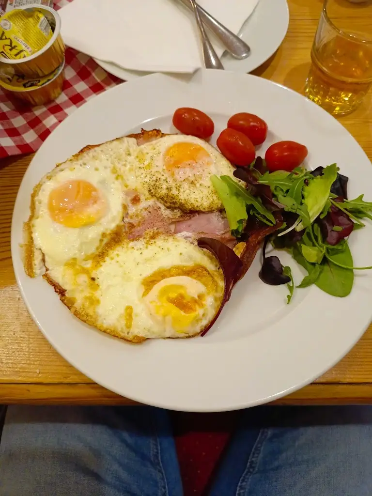 Joji Pisecky_Areál Salaš_Hradec nad Moravici_recensione