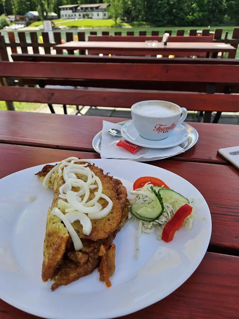 Maija Kuksa_Hostinec v Zátoce_Horní Těrlicko_review