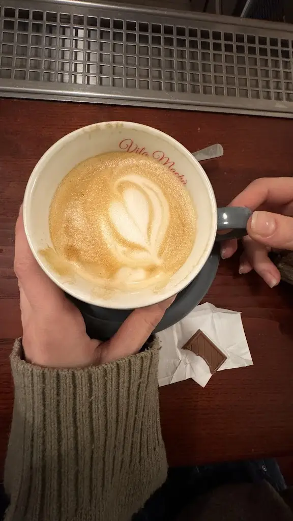 Niki Janek_Vila Machů_Hukvaldy_review