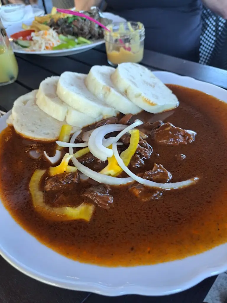 Hospoda U Richarda_Hukvaldy_slider_image_2