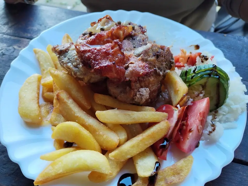 Michal Červenka_Restaurace U Strakošů_Hukvaldy_review