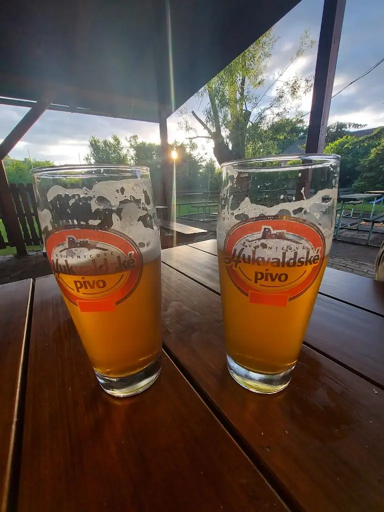 Ryan Hanzelka_Hostinec U Štamgastů_Hukvaldy_review