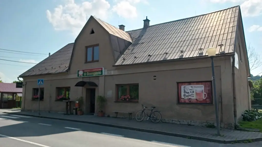 Michal Šejna_Hostinec U Štamgastů_Hukvaldy_review