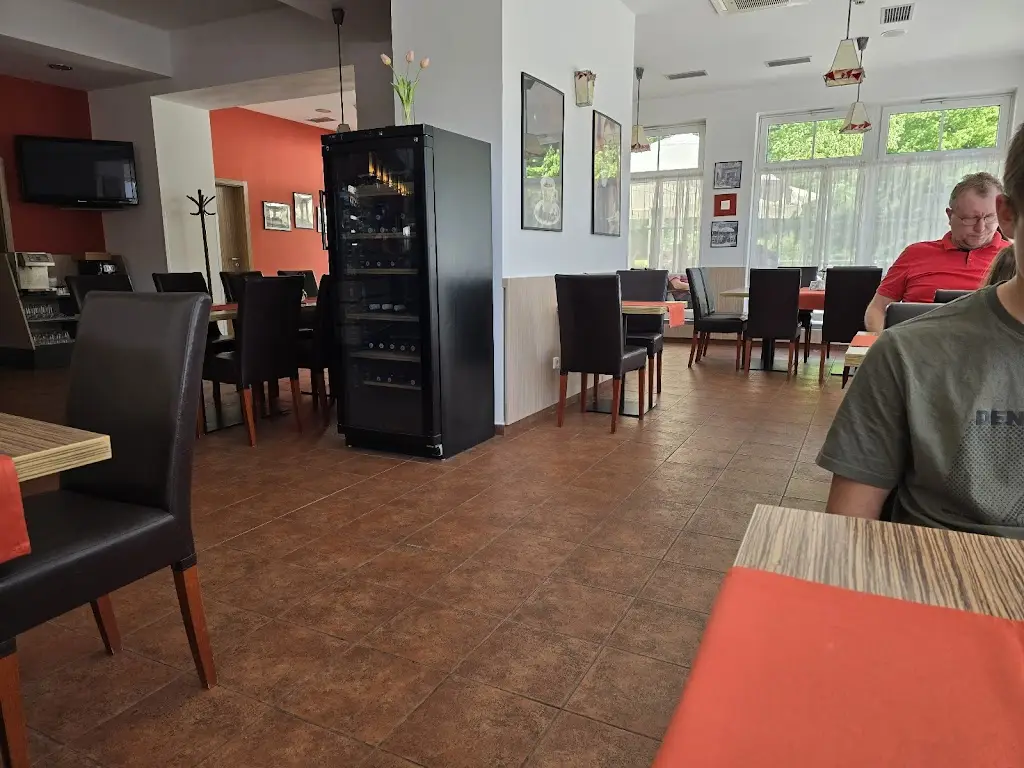 Restaurace Hotel Hukvaldy_Hukvaldy_slider_image_3