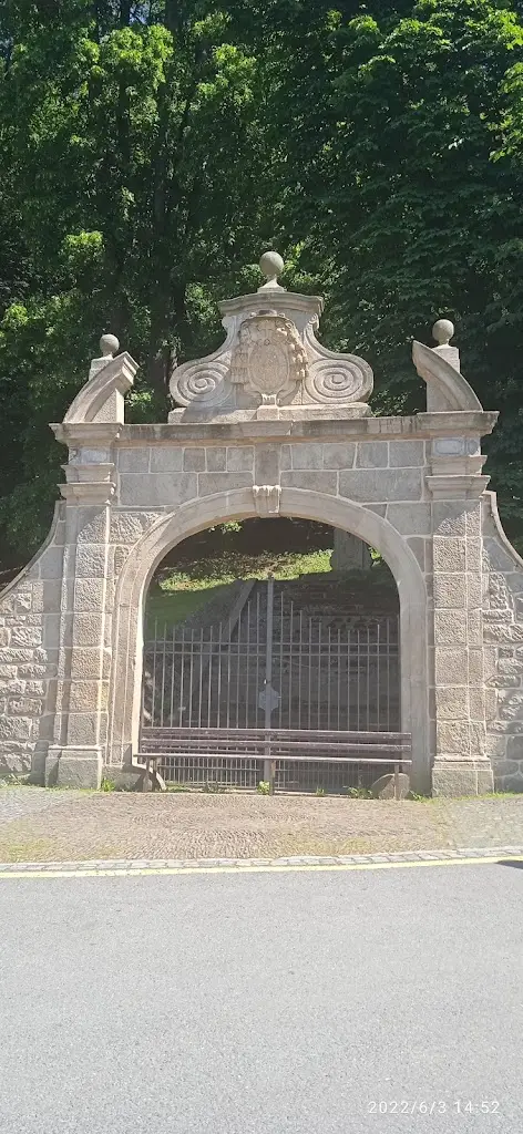 Jiří Anděl_Občerstvení U Brány_Hukvaldy_review