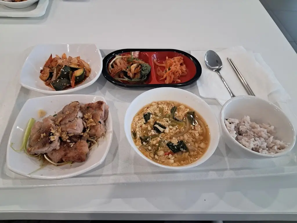 oduul 0311_Nanuri atelier_Hukvaldy_review