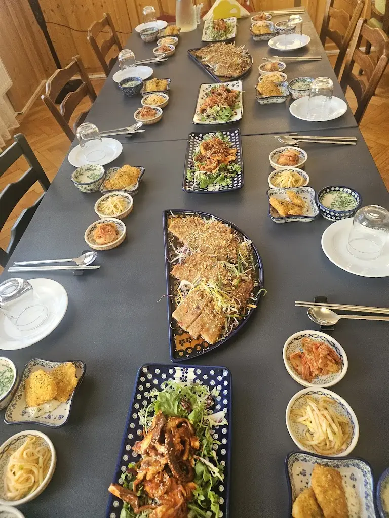 Nanuri atelier_Hukvaldy_slider_image_3