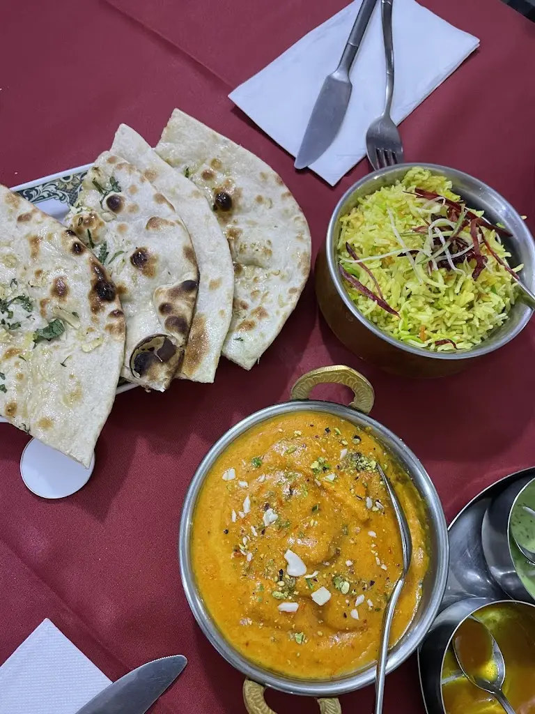 Cinthya Soto_New Bombay Palace Restaurant_Bernartice_review