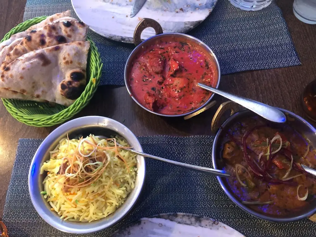 New Bombay Palace Restaurant_Bernartice_slider_image_3