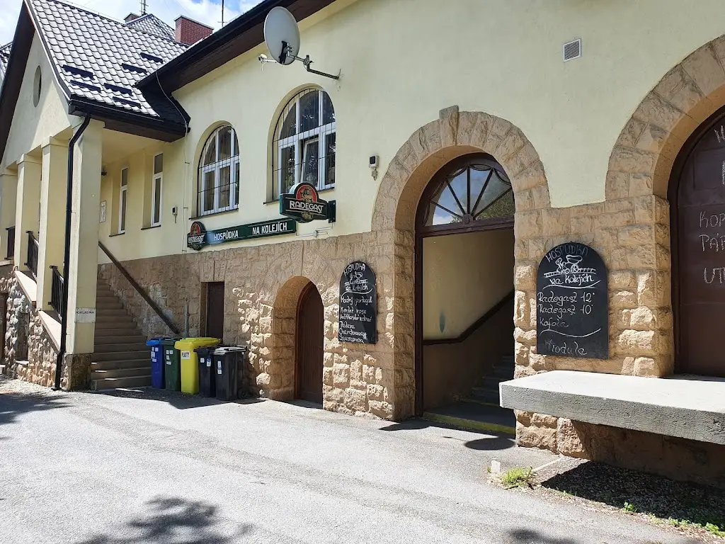 Pavla Malá_Hospůdka na kolejích_Jablunkov_review