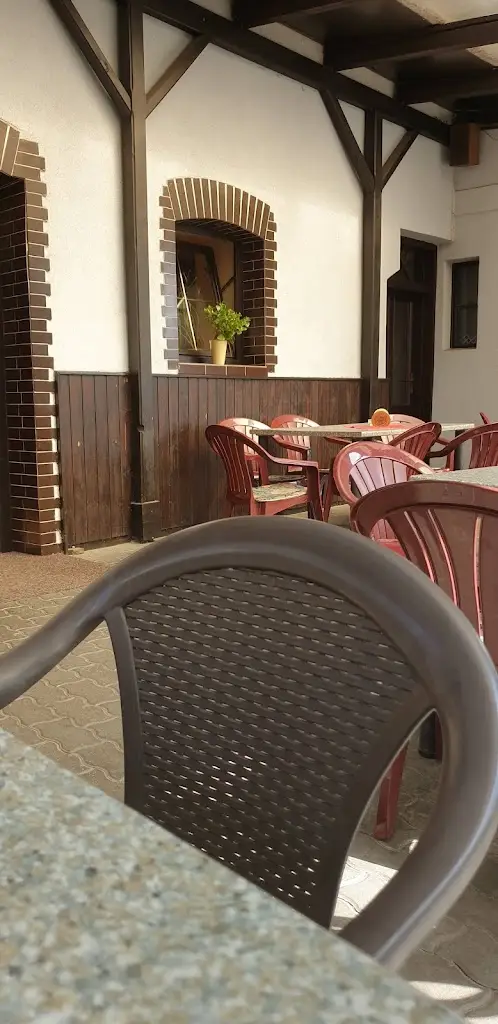 Wojtek_Myslivecká vinárna a pivnice 