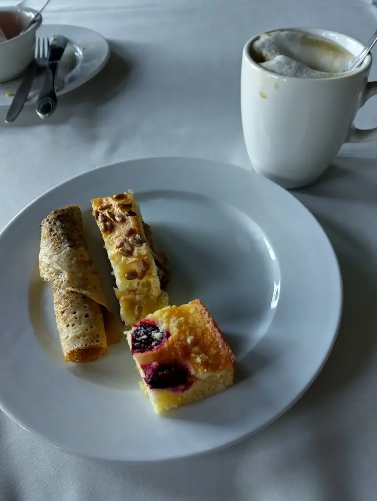 Rory Van Weeghel_Retro Hotel Garage Ostrava_Klimkovice_review