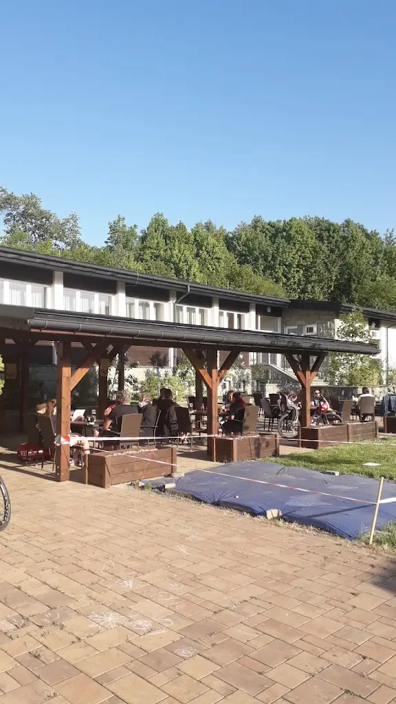 Eva Sabóová_Restaurace Premier_Komorní Lhotka_review