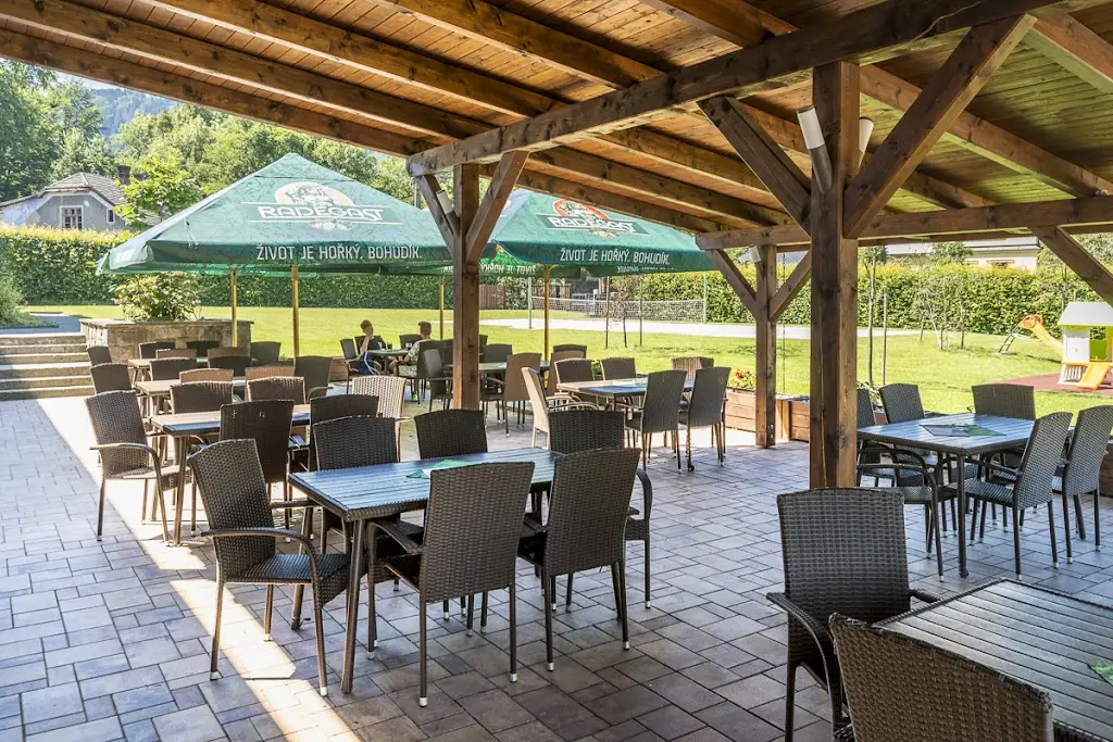 Restaurace Premier ristorante a Komorní Lhotka