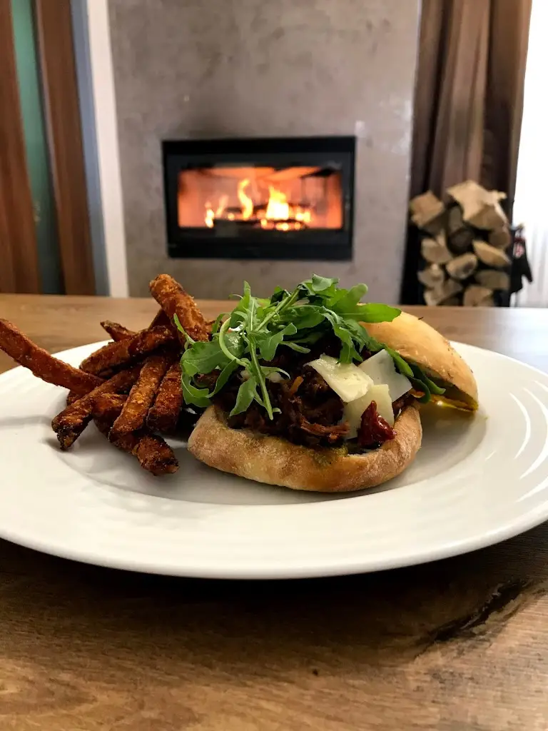 Restaurace Premier_Komorní Lhotka_slider_image_2