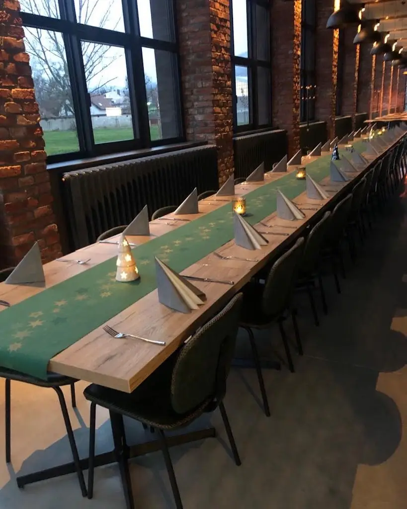 Restaurace Tatrovka restaurant in Kopřivnice