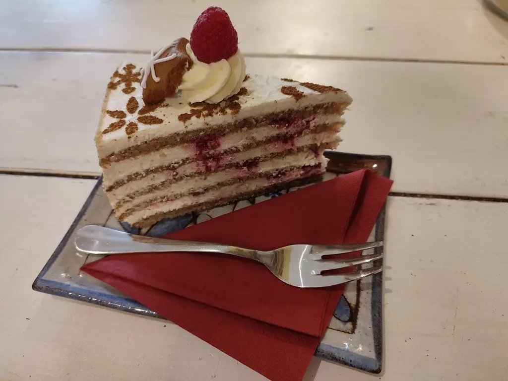 Ewelina Stacherzak_Café Oldtimer | Automobile Museum_Kopřivnice_review