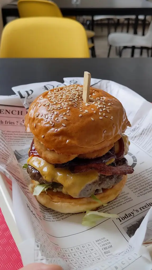 Saily Burger_Kopřivnice_slider_image_2