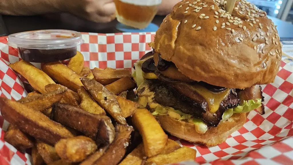 Saily Burger_Kopřivnice_slider_image_3