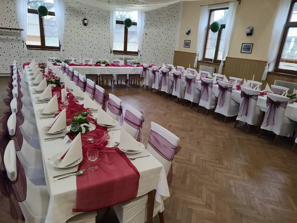 Restaurace U Váhy restaurant in Kozlovice