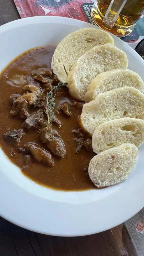 Petra Voorhees_Restaurace Nautilus_Krmelín_review