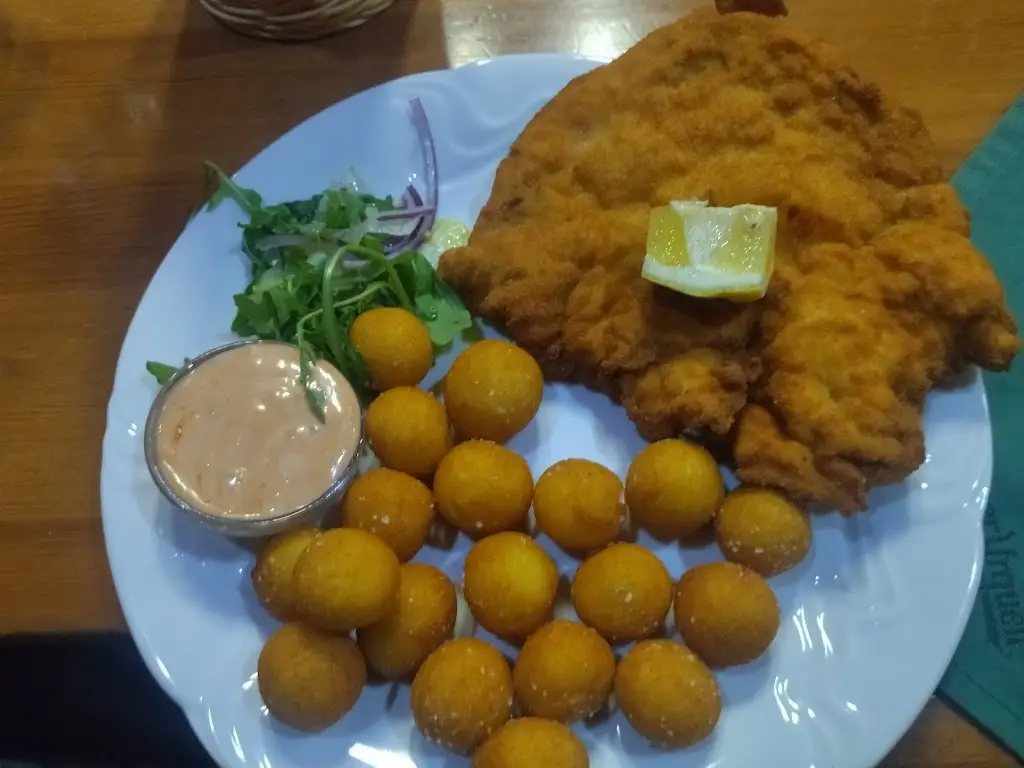 SELSKÝ DVŮR restaurant bowling_Ludgeřovice_slider_image_3