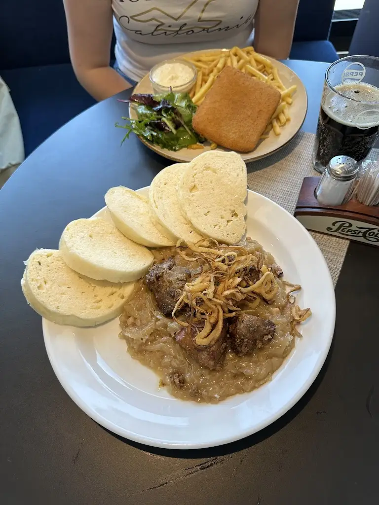 Maciej M_Petřkovická restaurace_Ludgeřovice_review