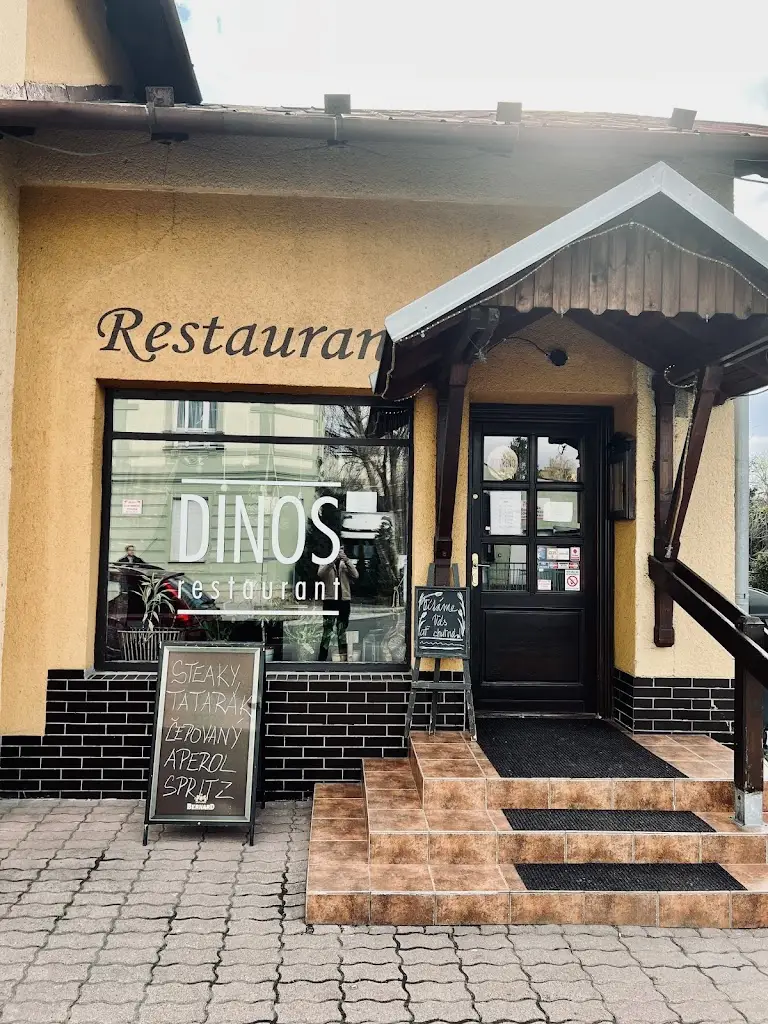 Michael Jenis_Dinos Restaurant_Karviná_review