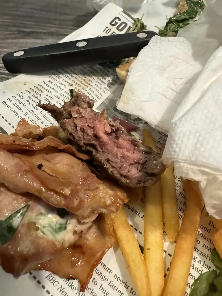 Andre Devereux_TANKOVNA ŠENK_Karviná_review