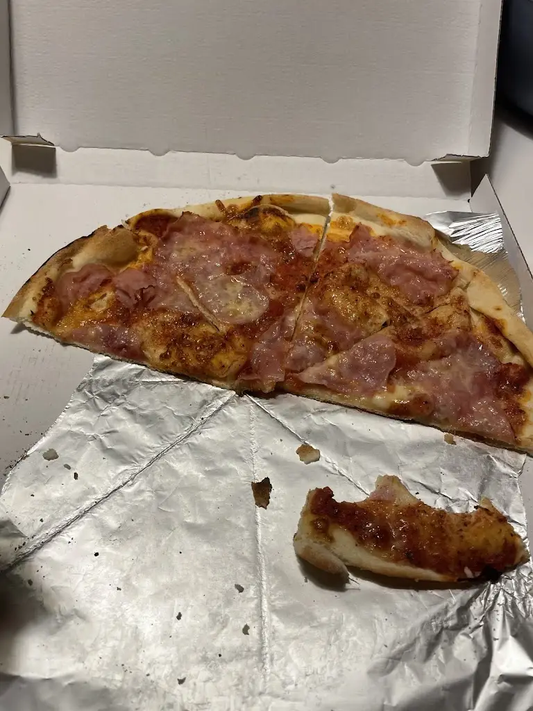 Dominika Tomkova_TANKOVNA ŠENK_Karviná_review