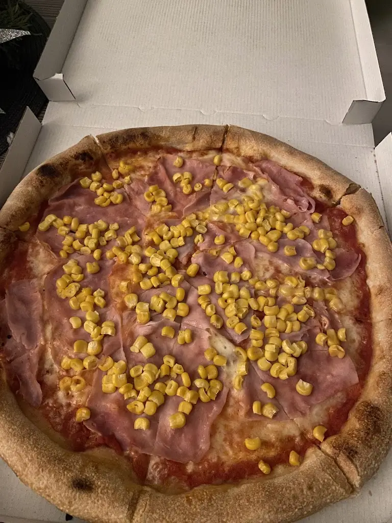 Hanys_Calise Pizza & Bistro_Karviná_review