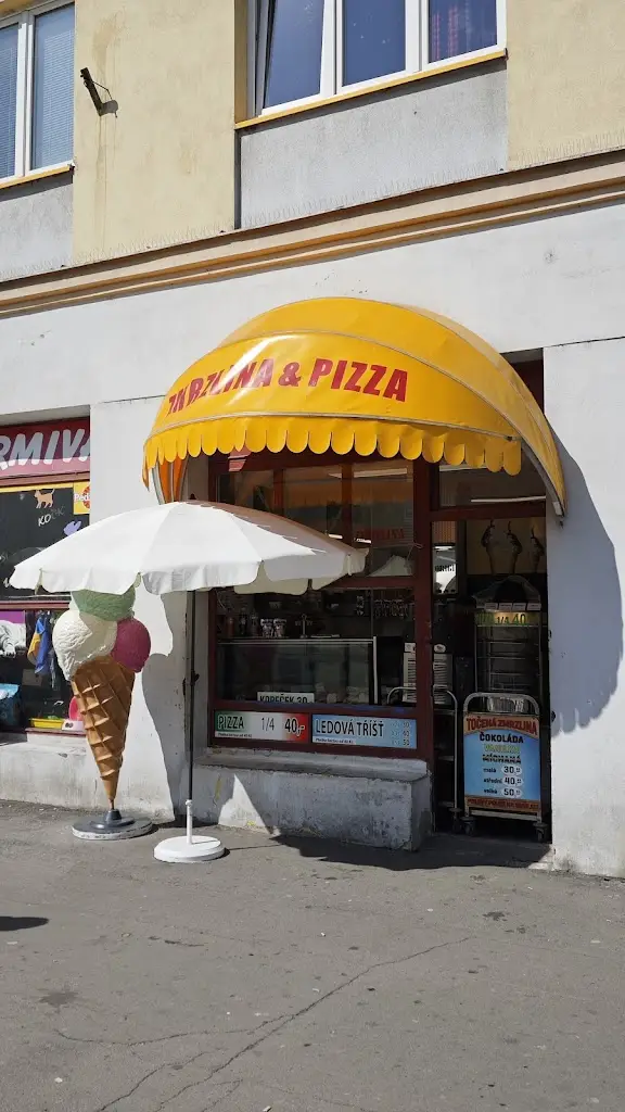 Zmrzlina & Pizza Oáza restaurant in Karviná