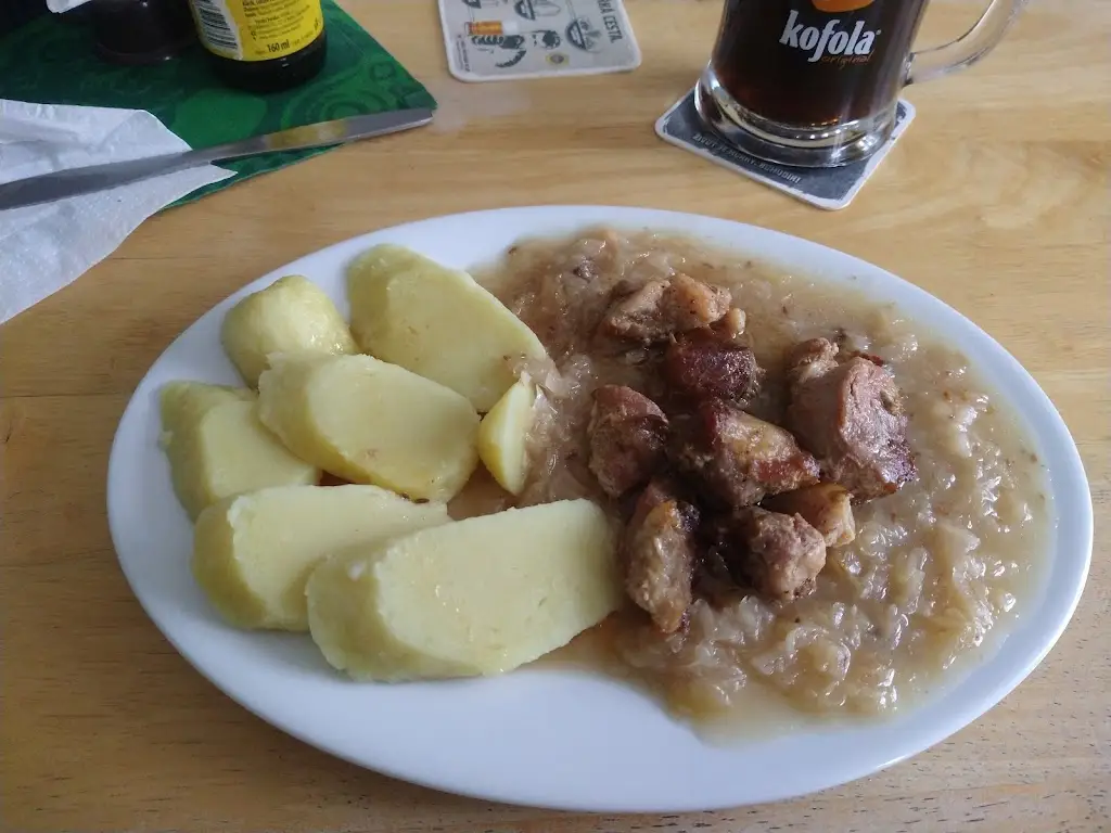 Michal Lukáš_Restaurace Mašinka_Karviná_recensione