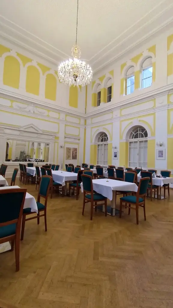 Společenský dům Lázeňský park_Karviná_slider_image_3