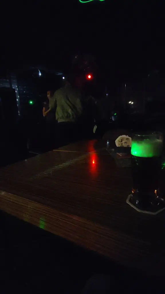 Michal Klus_B-Bar_Karviná_recensione