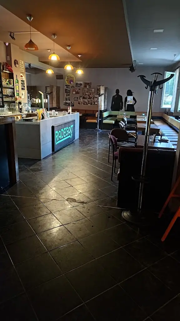 Łukasz Łakomy_B-Bar_Karviná_recensione