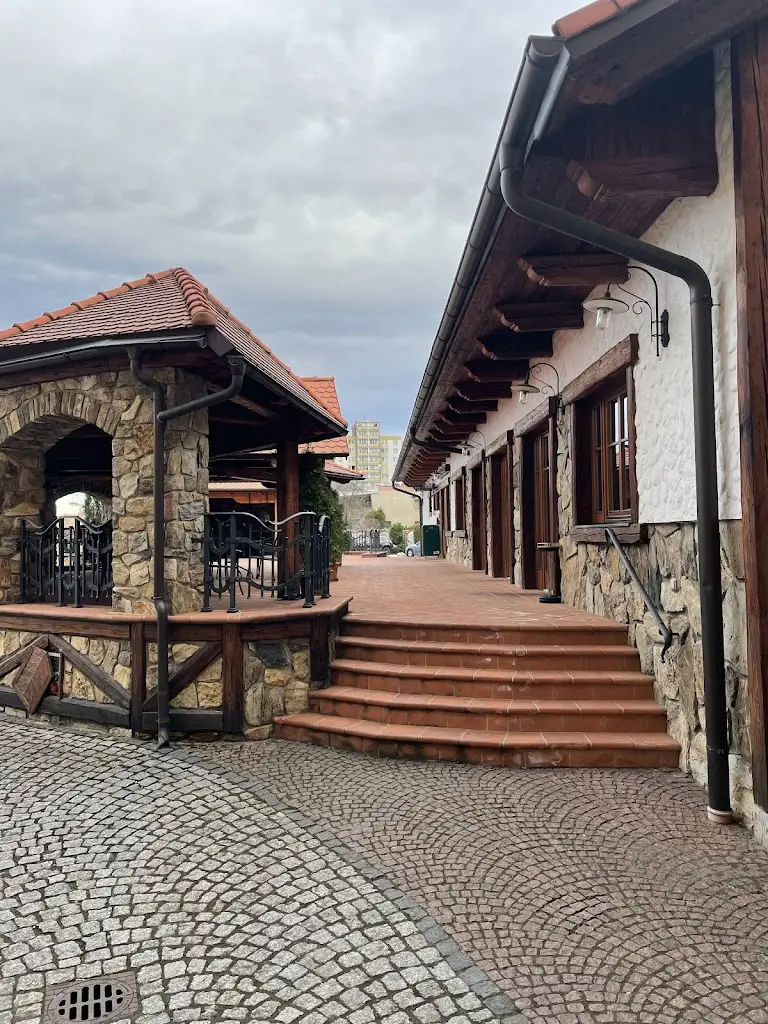 Prashant Pathak_Hotel Katharein_Mokré Lazce_review