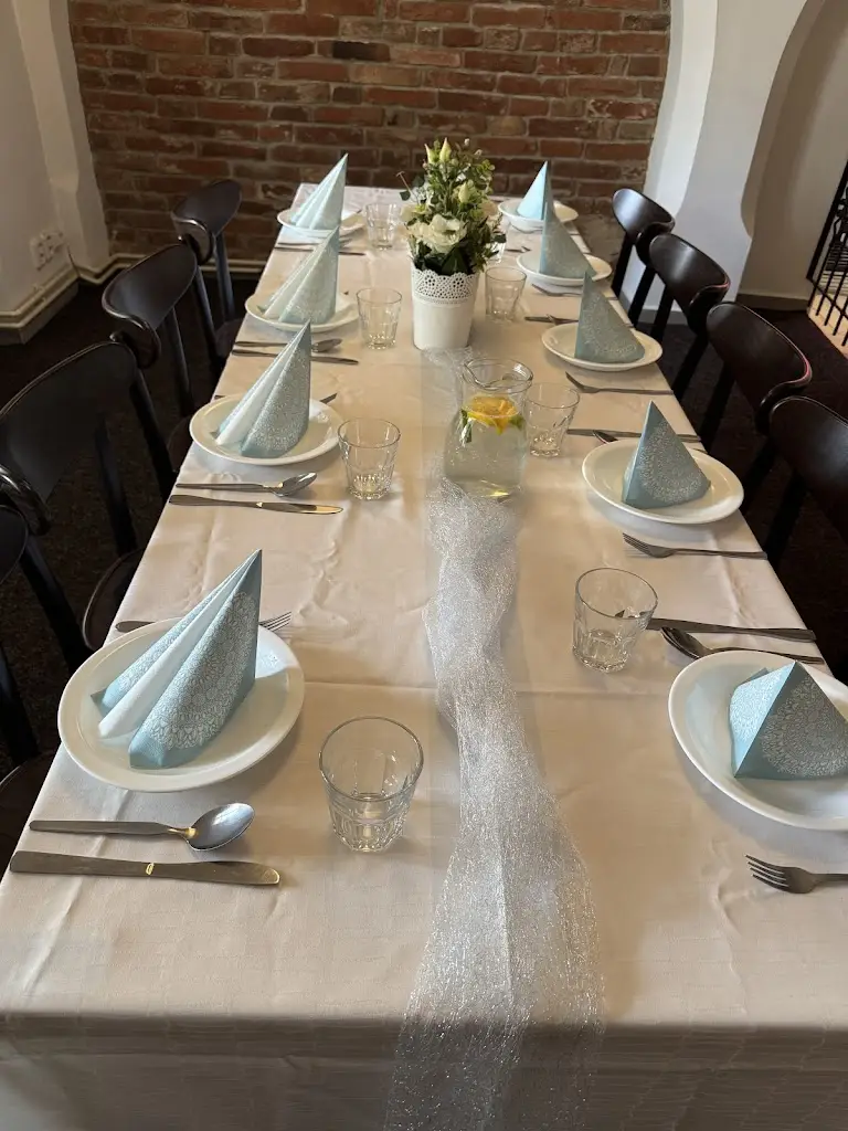 Vývrtka Restaurace_Krnov_slider_image_3