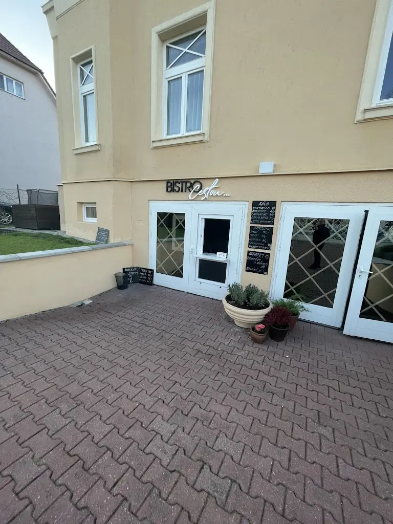 Michal Vychron_Bistro Cestou..._Krnov_review